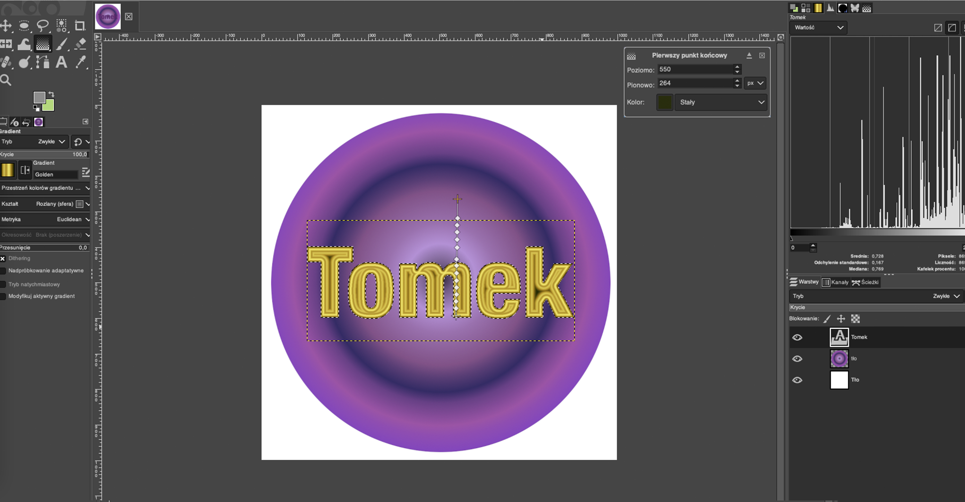 Ilustracja przedstawia okno programu. Panel po lewej stronie dotyczy gradientu. Wybrano odcienie żółtego. W obszarze roboczym na tle białego kwadratu jest fioletowe koło. Jest ono cieniowane. Ciemniejszy jest środek oraz okrąg w pobliżu brzegu koła. Na tle koła jest napis: TOMEK. Jest żółty z odcieniami. Napis znajduje się w ramce namalowanej liniami przerywanymi, żółto‑czarnymi. Każda litera imienia ma kontur z linii biało‑czarnych. Na literze m po prawej stronie poprowadzono pionową linię. Ma ona białe punkty. Powyżej ramki jest okienko zatytułowane: Pierwszy punkt końcowy. W polu Poziomo napisano 550, w polu Pionowo 264 pikseli, kolor: Stały. Po prawej stronie jest panel. W górnej części jest prostokąt Wartości. W prostokącie są pionowe linie o różnej długości. Poniżej jest opcja dotycząca warstw. Są trzy ikony oka. Obok pierwszej ikony jest kwadrat z dużą literą A, obok napis Tomek. Tę opcję zaznaczono. Kolejno jest kwadrat z fioletowym kołem, obok napis tło. Na końcu jest biały kwadrat. Obok napis: tło.   