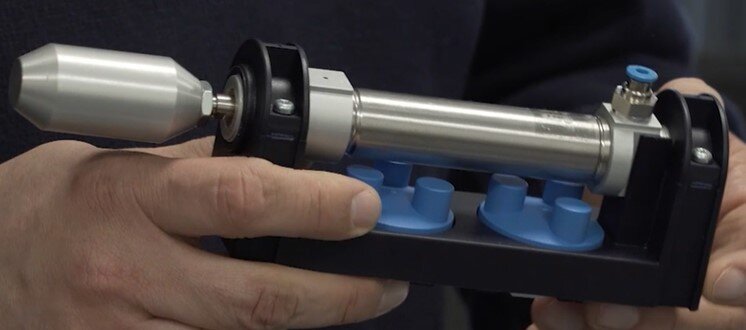 Siłownik pneumatyczny/hydrauliczny