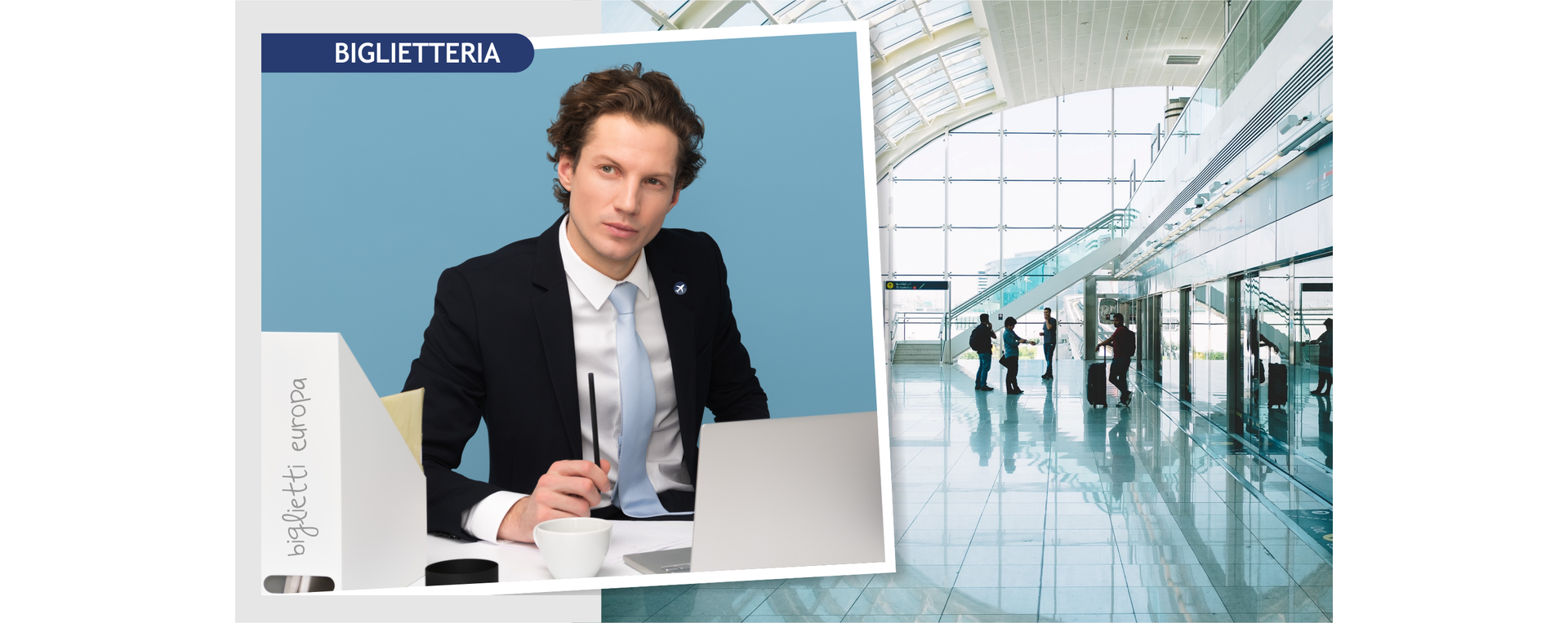 Zdjęcie przedstawia młodego mężczyznę ubranego w garnitur, który siedzi przy biurku z komputerem. Nad mężczyzną na zdjęciu znajduje się napis: biglietteria. Po prawej stronie na zdjęciu widoczna jest hala na lotnisku.