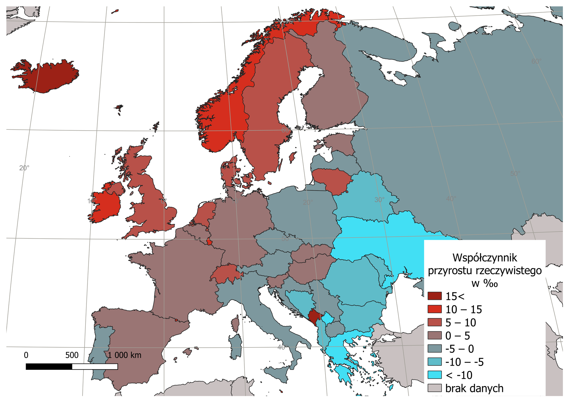 Ilustracja przedstawia mapę Europy. Na mapie zaznaczono różnymi kolorami państwa. Kolory odpowiadają wielkości współczynnika przyrostu rzeczywistego w danym kraju. Obok mapy jest legenda. Ma ona postać słupka, który wypełniony jest kolorami. Najniższą wartość oznaczono kolorem fioletowym, najwyższą czerwonym. Barwy przechodzą jedna w drugą wraz ze wzrostem wartości. Nad słupkiem znajduje się napis: Współczynnik przyrostu rzeczywistego (‰). Według legendy na mapie zaznaczono na czerwono państwa o najwyższym współczynniku przyrostu rzeczywistego w Europie w 2021 roku, są to: Austria (35,7‰) Szwajcaria (31,2‰) i Niemcy (30,1‰). Jaśniejszym kolorem oznaczono Irlandię (29,3‰) Norwegię (28,4‰) oraz Szwecję (20,6‰). Pomarańczową barwą oznaczono Belgię (19,7‰), Wielką Brytanię (19,5‰), Danię (14,2) Estonię (13,0‰), Finlandię (11‰) Szwecję (12,4‰), Francję (11,5‰), Islandię (10,8‰). Odcieniami niebieskiego zaznaczono państwa osiągające od 10‰ do -1‰. Kolorem fioletowym oznaczono państwa które osiągały od -1‰ do -64,7‰. Państwa o najniższej wartości współczynnika przyrostu naturalnego to Litwa (-64,7‰). Na mapie znajduje się siatka kartograficzna, na której opisano wartości południków i równoleżników co 20 stopni. 