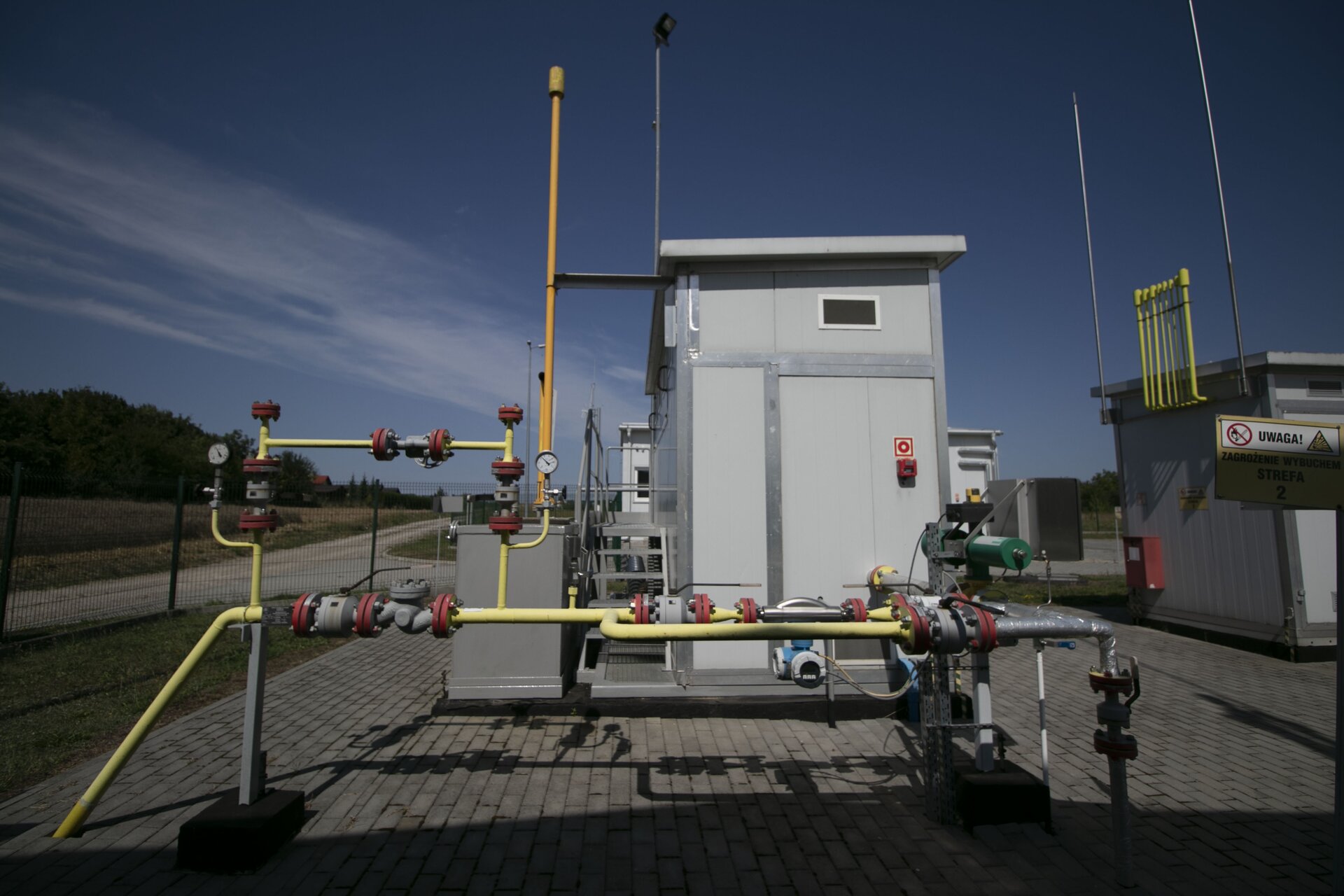 Gazociąg z układem wydmuchowym, przepływomierz masowy Coriolisa oraz automatyczny zawór odcinający.