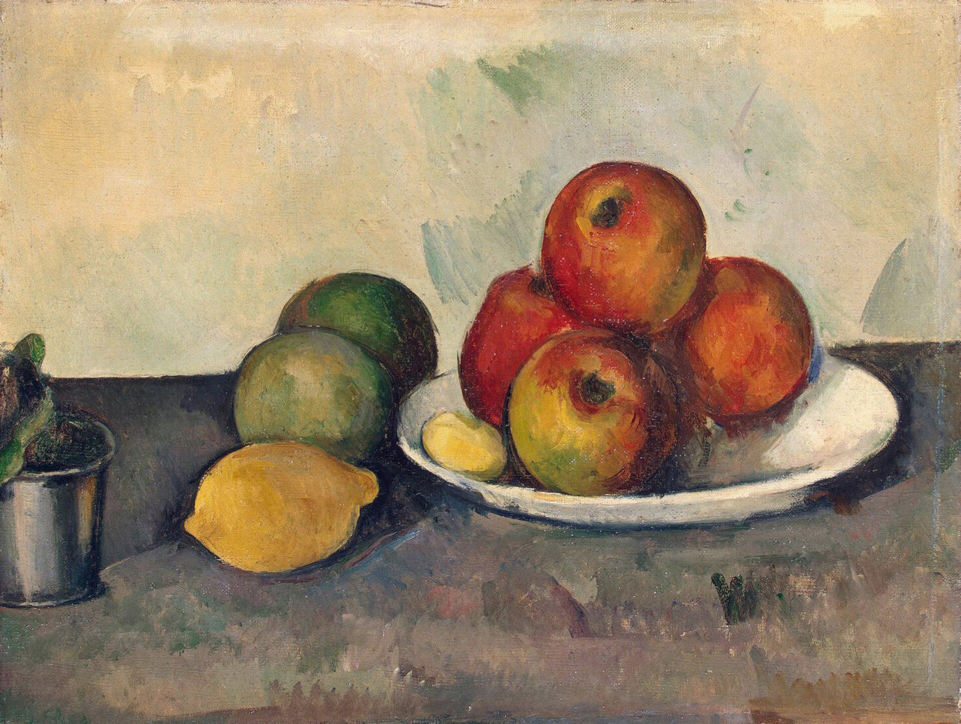 Ilustracja przedstawia obraz olejny „Martwa natura z jabłkami”, autorstwa Paula Cézannea. W centrum kompozycji znajdują się ułożone na białym talerzyku, czerwone jabłka. Obok, na swobodnie malowanym, niebiesko‑beżowo‑zielonym blacie stołu leżą dwa zielone owoce i żółta cytryna. Po lewej stronie kadru namalowany został fragment metalowej doniczki z kwiatem o zwiędniętych, ciemno‑zielonych liściach. Martwa natura ustawiona jest na tle jasnej, żółtawej ściany, na której artysta przy pomocy luźnych plam jasno‑zielonego, chłodnego koloru namalował cienie. Artysta nie skupia się na wiernym odzwierciedleniu martwej natury. Nie dba o szczegół. Obraz ma charakter notatki, gdzie twórca przy pomocy czystych kolorów i szybkich pociągnięć pędzla chce oddać swoje emocje związane z przedstawianą naturą. Kompozycja utrzymana jest w szerokiej, ciepłej gamie barw z mocnym akcentem kolorystycznym czerwieni jabłek w centrum.