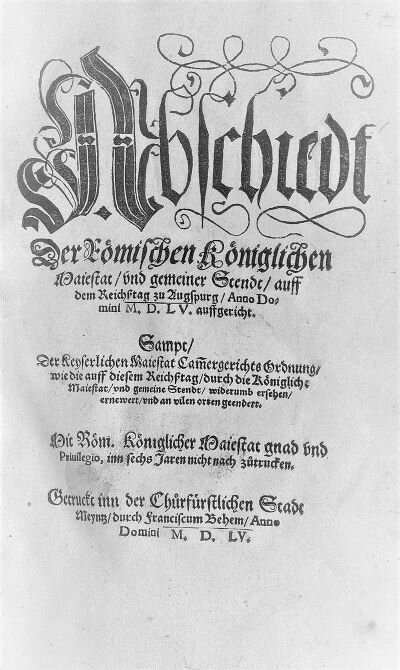 Ilustracja przedstawia stronę tytułową traktatu. Jest spisana ozdobnym pismem w języku niemieckim.