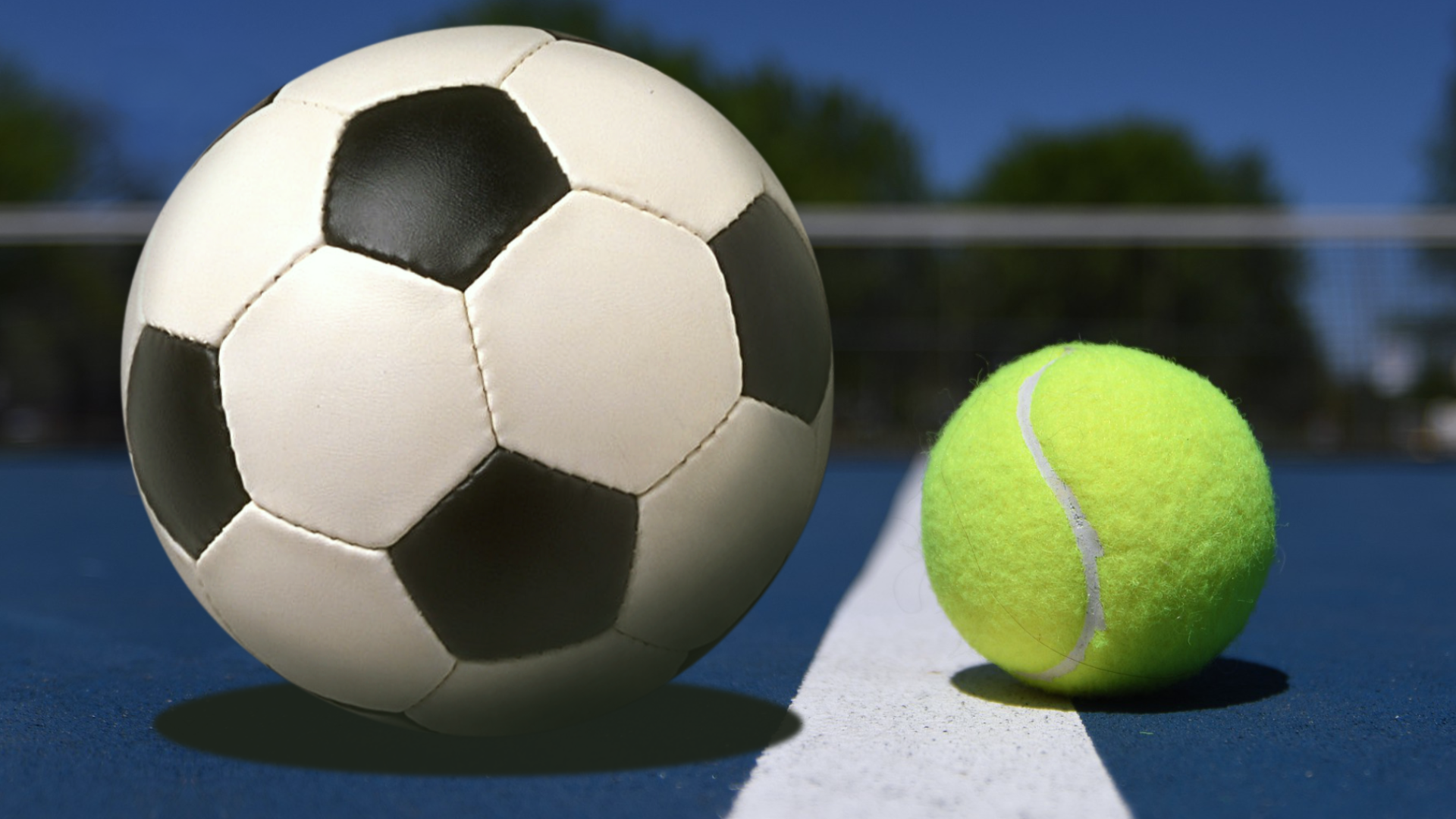 Zdjęcie przedstawia dwie piłki. Po lewej do gry w piłkę nożną, a po prawej do gry w tenisa.