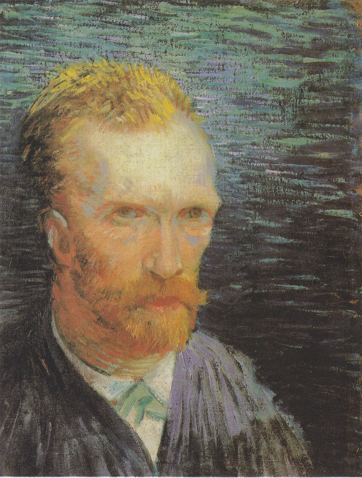 Obraz przedstawia autoportret Vincenta van Gogha. Ma krótkie, rude, nastroszone włosy z wyraźnymi zakolami oraz brązowe oczy, duży nos i rudą, krótką brodę. Ubrany jest w białą koszulę i czarną marynarkę. Mężczyzna ukazany jest od ramion w górę. Ciało i twarz mężczyzny skierowane są lekko w prawą stronę obrazu. Tło zamazane, przeważają odcienie czerni i zieleni.