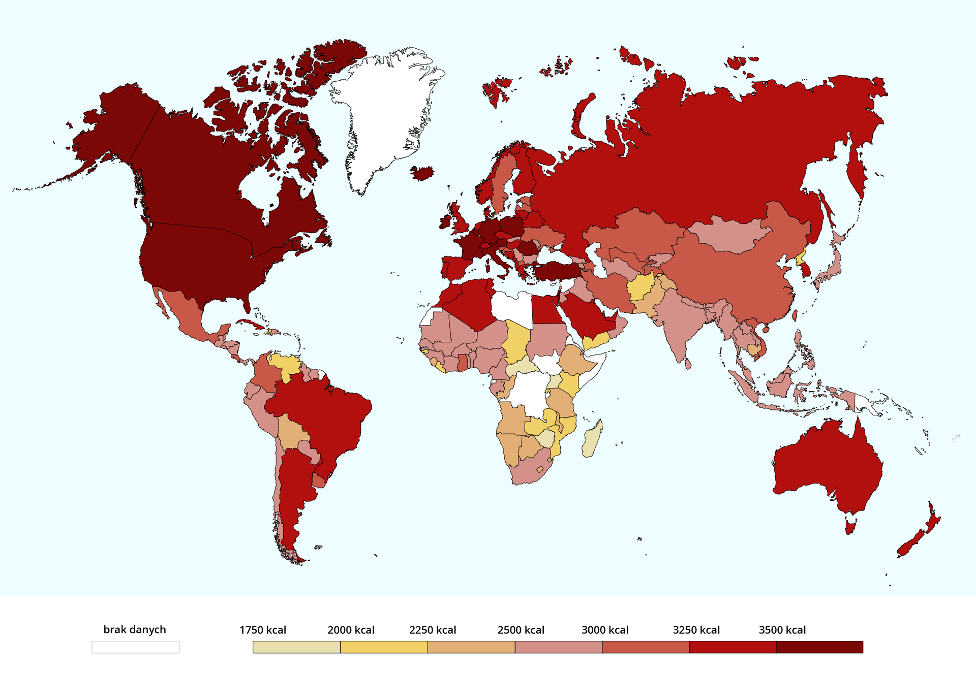 Ilustracja przedstawia polityczną mapę świata prezentującą dzienną dostępność kalorii na mieszkańca. Dane podane w kilokaloriach na osobę na dobę, dane dla dwa tysiące osiemnastego roku. U dołu legenda z kolorami przypisanymi do danych przedziałów na mapie, od żółtego do ciemnoczerwonego.
Przedział od 1750 do 2000 (Republika Środkowoafrykańska, Uganda);
Przedział od 2000 do 2250 (Wenezuela, Liberia, Gwinea Bissau, Czad, Kenia, Mozambik, Zambia, Jemen, Afganistan, Korea Północna);
Przedział od 2250 do 2500 (Pakistan, Etiopia, Kongo, Angola, Namibia, Botswana, Tanzania, Kambodża, Boliwia);
Przedział od 2500 do 3000 (Japonia, Kazachstan, Indie i kraje na południu Azji do Laosu i Tajlandii włącznie, Indonezja i kraje położone wokół, Kirgistan, Turkmenistan, Gruzja, Armenia, Irak, Jordania, Oman, Mołdawia, Słowacja, Serbia, Bułgaria, RPA, Sudan, Niger i kraje położone na zachód z Mauretanią włącznie i na południe z Gabonem włącznie (wyłączając Liberię i Gwineę Bissau, oraz Ghanę, która należy do kolejnego przedziału), kraje Ameryki Środkowej od Gwatemali do Nikaragui, Panama, Gujana, Surinam, Ekwador, Peru, Chile, Paragwaj);
Przedział od 3000 do 3250 (Urugwaj, Kolumbia, Meksyk, Portoryko, Ghana, Szwecja, Łotwa, Estonia, Ukraina, Słowenia, Chorwacja, Iran, Azerbejdżan, Kazachstan, Turkmenistan, Tadżykistan, Chiny, Wietnam);
Przedział od 3250 do 3500 (Brazylia, Argentyna, Maroko, Algieria, Egipt, Arabia Saudyjska, Bośnia i Hercegowina, Czarnogóra, Albania, Grecja, Kosowo, Węgry, Czechy, Szwajcaria, Wielka Brytania, Portugalia, Hiszpania, Norwegia, Finlandia, Rosja, Australia);
Przedział od 3500 – pozostałe kraje.