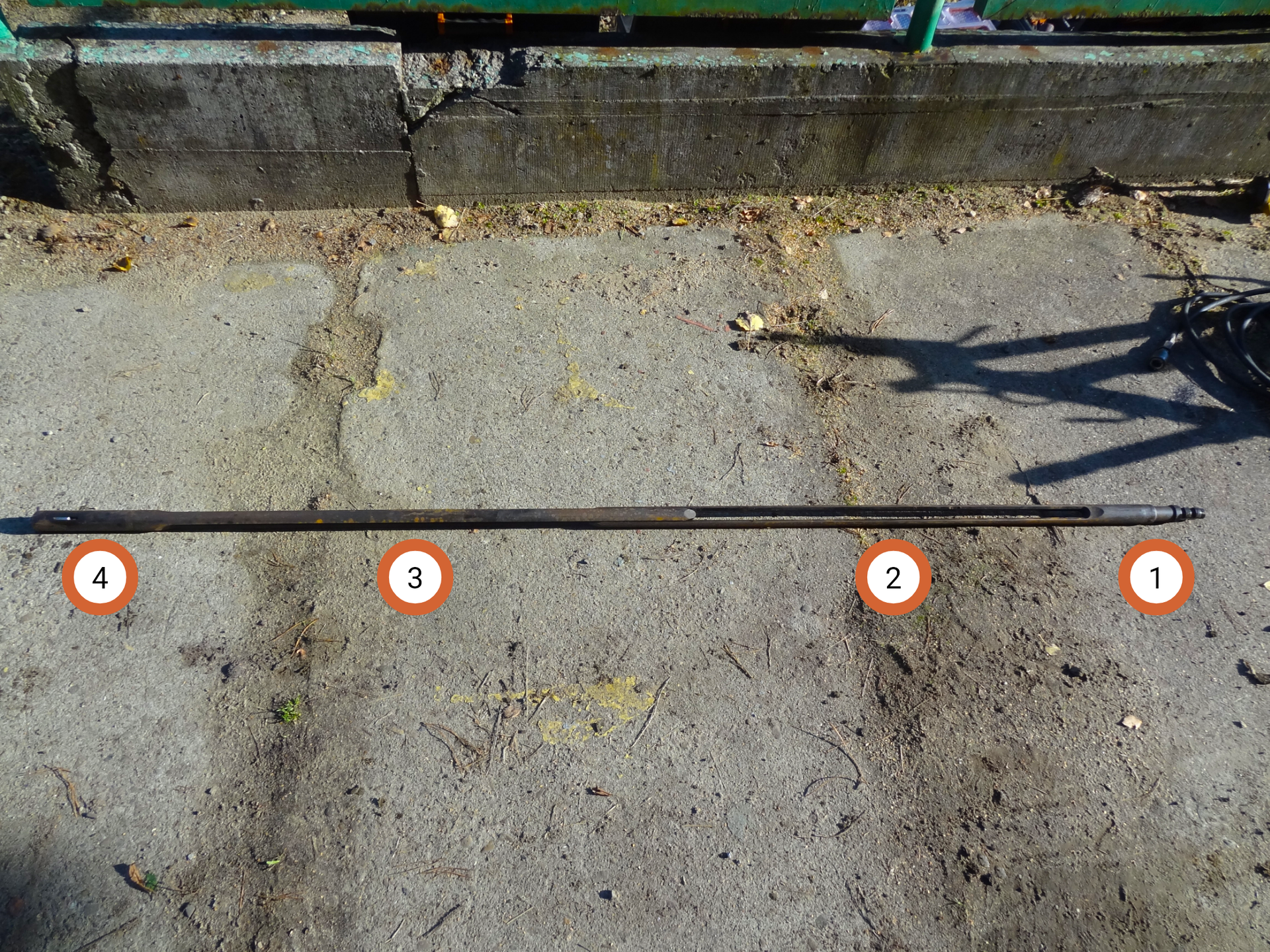 Nożyce mechaniczne1 – łącznik górny,2 – odcinek górny,3 – odcinek dolny,4 – łącznik dolny.