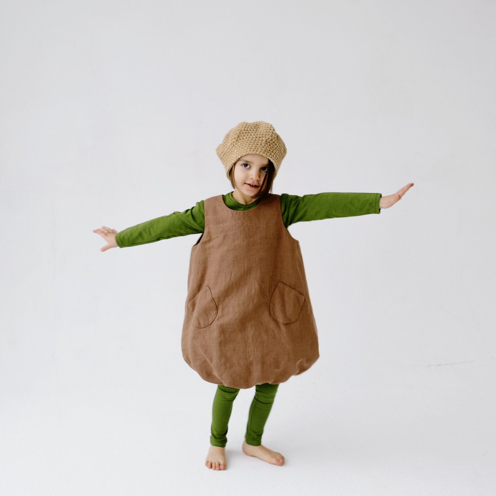 Zdjęcie przedstawia dziewczynkę.