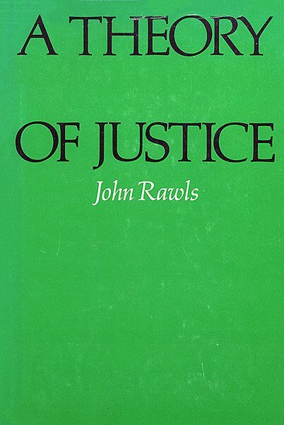 Zdjęcie przedstawia okładkę książki. Znajduje się na niej napis w języku angielskim: A Theory of Justice John Rawls