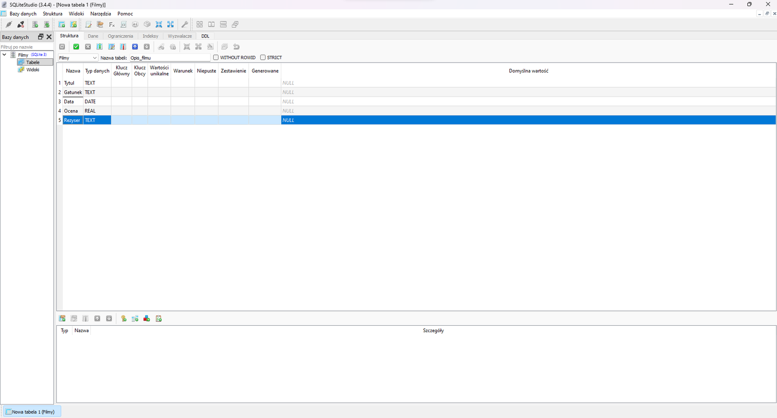 Na zdjęciu przedstawiono zrzut ekranu przedstawiający tworzenie nowej kolumny w tabeli programu SQL lite Studio.W górnej części okna aplikacji widoczny jest pasek narzędzi z następującymi opcjami: bazy danych, struktur, widoki, narzędzia, pomoc. Poniżej paska narzędzi znajdują się ikony. Ikony przedstawiają w kolejności: zapięte wtyczki, rozpięte wtyczki, serwer z zielonym znakiem plus, serwer z dwoma zielonymi strzałkami, bazę danych ze znakiem plus, bazę danych ze znakiem plus i błyskawicą, kartkę papieru z ołówkiem, serwer z dłonią trzymającą kartkę, Fx, kartka z dwoma nawiasami ostrymi skierowanymi na zewnątrz, element z literami AZ, klocek dwa na dwa, cztery strzałki w układzie kwadratu skierowane do wewnątrz, cztery strzałki w układzie kwadratu skierowane na zewnątrz, klucz, cztery kwadraty w układzie kwadratu, dwa podłużne pionowe prostokąty obok siebie, dwa podłużne poziome prostokąty obok siebie, trzy okna ustawione jedno za drugim. Poniżej aplikacja podzielona jest na dwa obszary. Małe okno po lewej stronie ma tytuł: Bazy danych. Obok tytułu znajduje się znak powiększenia okna oraz zamknięcia. Poniżej znajduje się pole wyszukiwania. Na polu widoczny jest napis: filtruj po nazwie. W głównej części okna widoczna jest struktura bazy danych o nazwie: film. Struktura jest w formie drzewa. Kolejne poziomy to: table, widoki.W prawej części okna znajduje się właściwy obszar roboczy. Na górze obszaru widoczne są zakładki: struktura, dane, ograniczenia, indeksy, wyzwalacze, DOL. Niżej umieszczone są napisy: widok siatki, widok formularza. Pod widokami znajdują się ikony. Ikony przedstawiają: niebieski kwadrat z dwoma strzałka w formie okręgu, zielony kwadrat z białym znakiem plus w środku, czerwony kwadrat z białym znakiem minus, szary kwadrat z symbolem ptaszka, szary kwadrat z symbolem krzyżyka, trzy szare kwadraty z tabelami, szary kwadrat ze strzałką do góry, szary kwadrat ze strzałką do dołu, etykieta ze znakiem plus, koło zębate ze znakiem plus, kwadrat utworzony ze strzałek z grotami skierowanymi do wewnątrz, kwadrat utworzony ze strzałek z grotami skierowanymi na zewnątrz, biała kartka z wylewającą się na nią farbą z puszki, dwa okna, zawracająca strzałka. Pierwszy z trzech szarych kwadratów z tabelą jest zaznaczony.  Wyświetla się pod nim napis: dodaj kolumnę. Niżej znajdują się rozwijalne pole wyboru z napisem filmy. Obok widać etykietę nazwa tabeli z wartością: opis filmu. Za polem znajdują się pola wyboru: without rowid, strict. Pola nie są zaznaczone. Poniżej w obszarze roboczym widać klucze: nazwa, typ danych, klucz główny, klucz obcy, wartości unikalne, warunek, niepsute, zestawienie, generowane. Niżej widoczne są wartości. Przykładowa tabela z uzupełnionymi wartościami.nazwatyp danychtytułtextgatunektextdatadateocenarealreżysertext. Domyślna wartość dla wszystkich pój wynosi: Null. Na dole obszaru roboczego znajduje się dodatkowe okno. Na górze widoczne są ikony przedstawiające: kartę z ręką i znakiem plus, kartę z ołówkiem i znakiem plus, szary kwadrat ze strzałką w górę, szary kwadrat ze strzałką w dół, klucz ze znaczkiem plus, dwa połączone urządzenia ze znakiem plus, trzy małe kwadraty w kolorze czerwonym, niebieskim i zielonym obok znaku plus, kartka z listą ze znakiem plus. Pod ikonami znajdują się nazwy: typ, nazwa, szczegóły.