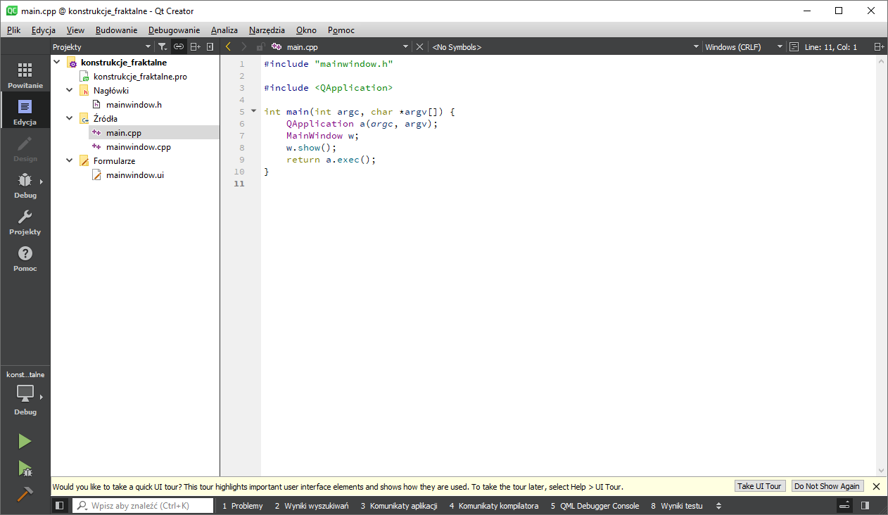 Zrzut ekranu ukazuje główne okno projektu w programie Qt Creator.  Po lewej stronie ukazana jest struktura plików projektu. W kolejnych wierszach zapisano: 1: Konstrukcje_fraktalne, konstrukcje_fraktalne.prom, 2: Nagłówki, mainwindow.h, 3:Źródła, main.cpp, mainwindow.cpp. 4: Formularze, mainwindow.ui.  Po prawej stronie ukazany jest kod znajdujący się w pliku: main.cpp. 