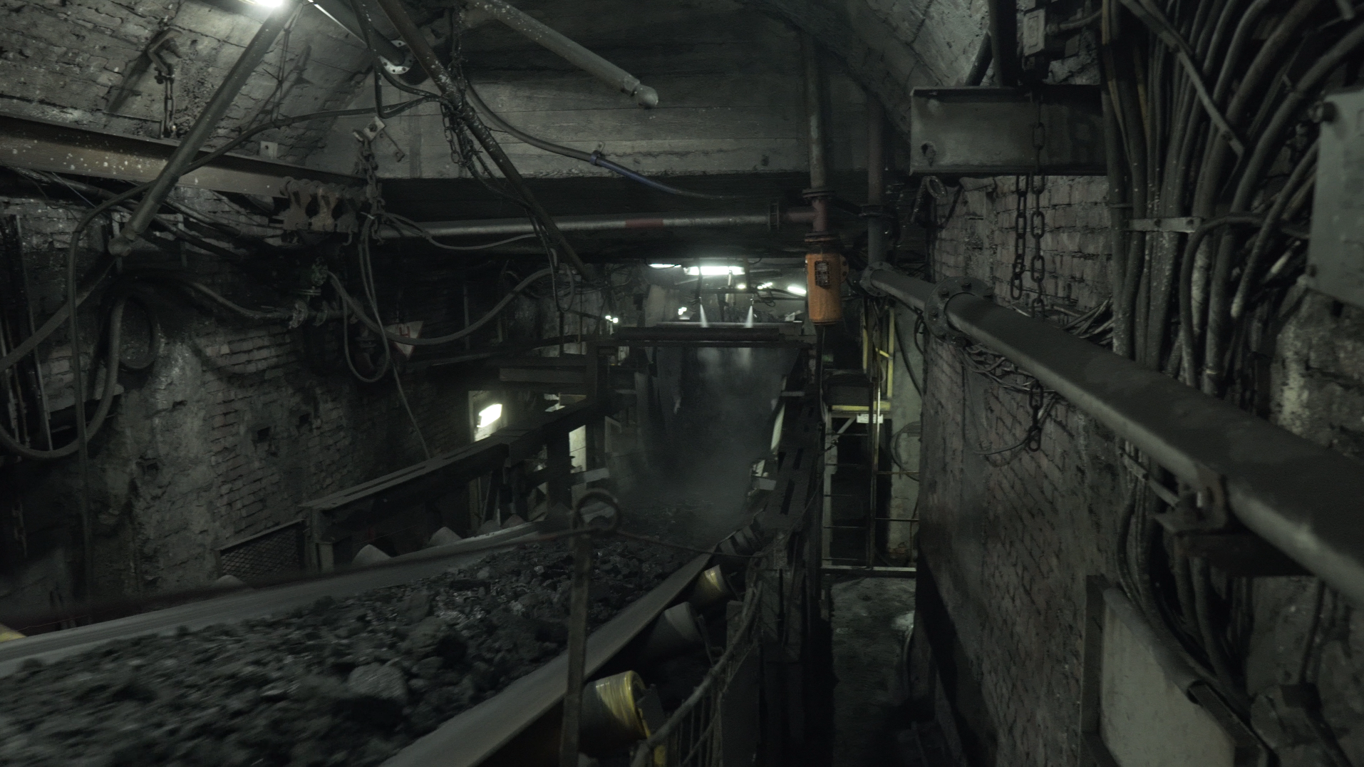 Obudowa murowa o dużym przekroju