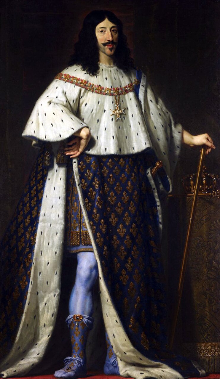 Ludwik XIII w stroju koronacyjnym Portret króla Ludwika XIII w stroju koronacyjnym. Obraz namalowany przez Philippe de Champaigne (1602-1674). Źródło: Philippe de Champaigne, Ludwik XIII w stroju koronacyjnym, 1630-1639, Kolekcja królewska, domena publiczna.