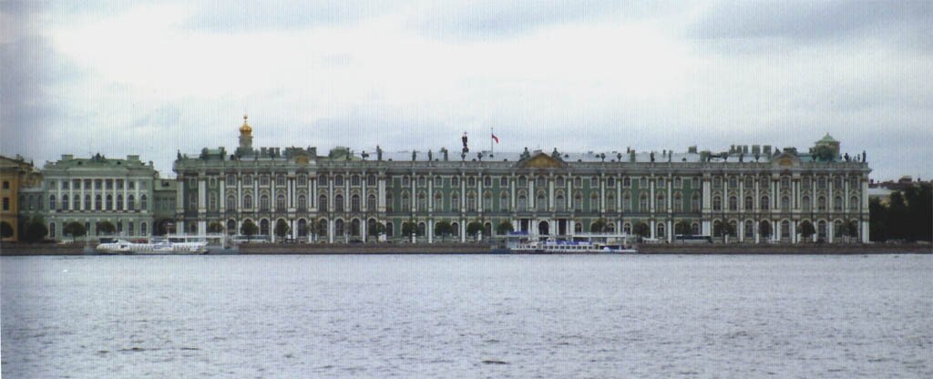Fasada od strony rzeki Newy Pałacu Zimowego w nowej stolicy carskiej Petersburgu. Fasada od strony rzeki Newy Pałacu Zimowego w nowej stolicy carskiej Petersburgu. Źródło: Wikimedia Commons, licencja: CC BY-SA 1.0.