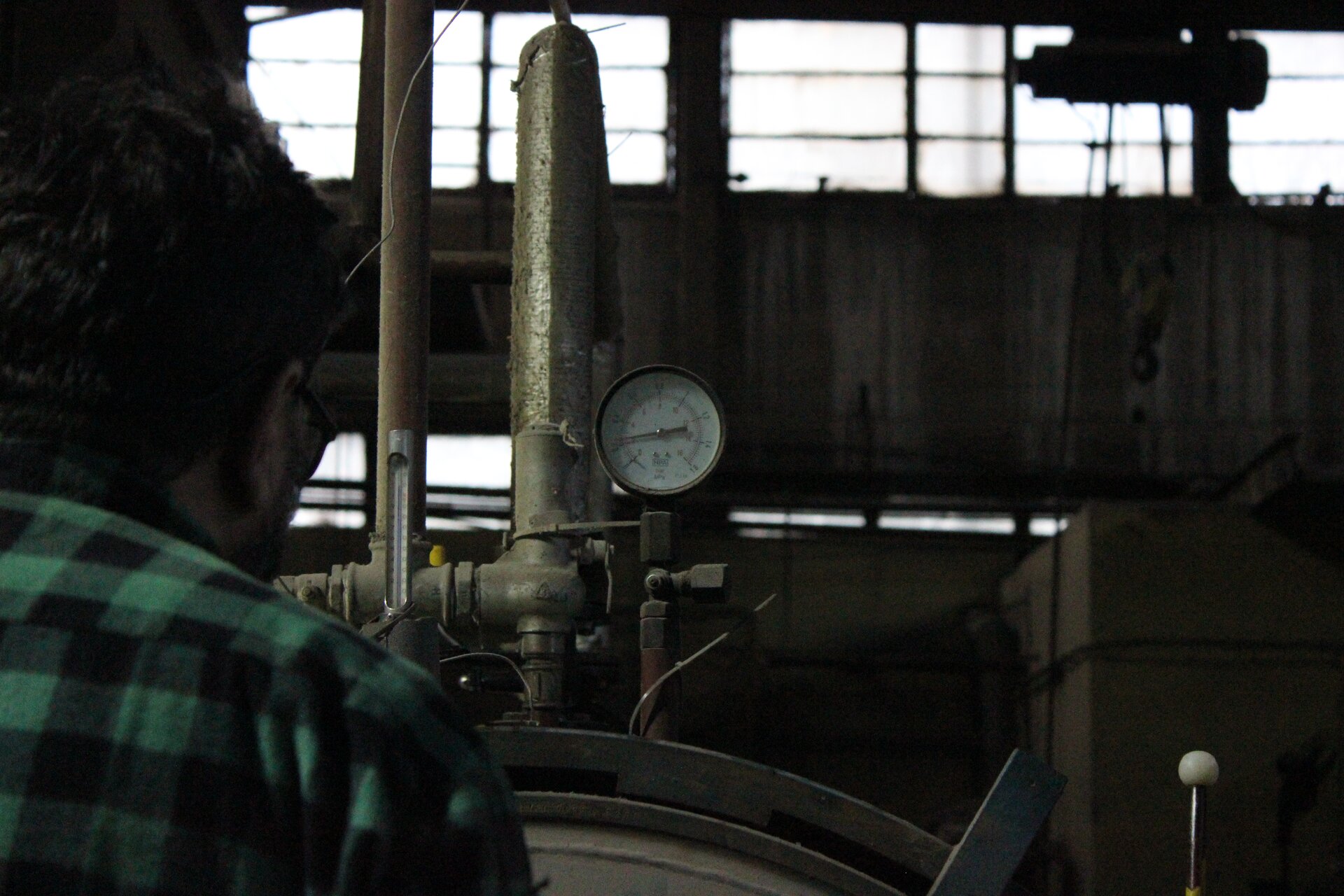 Odczyt wskazań manometru