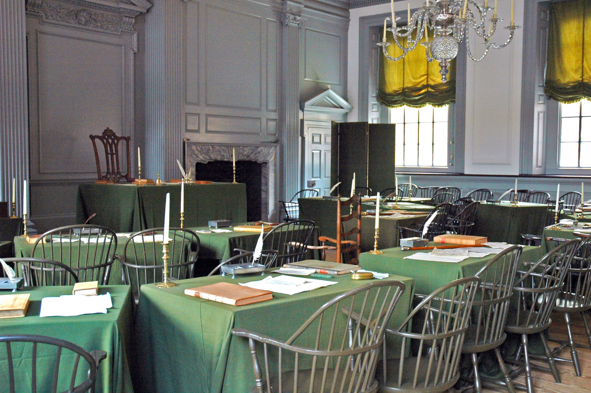 Pokój, w którym przyjęto Deklarację Niepodległości w Muzeum w Filadelfii Pokój, w którym przyjęto Deklarację Niepodległości w Muzeum w Filadelfii Źródło: Rdsmith4, Wikimedia Commons, licencja: CC BY-SA 2.5.