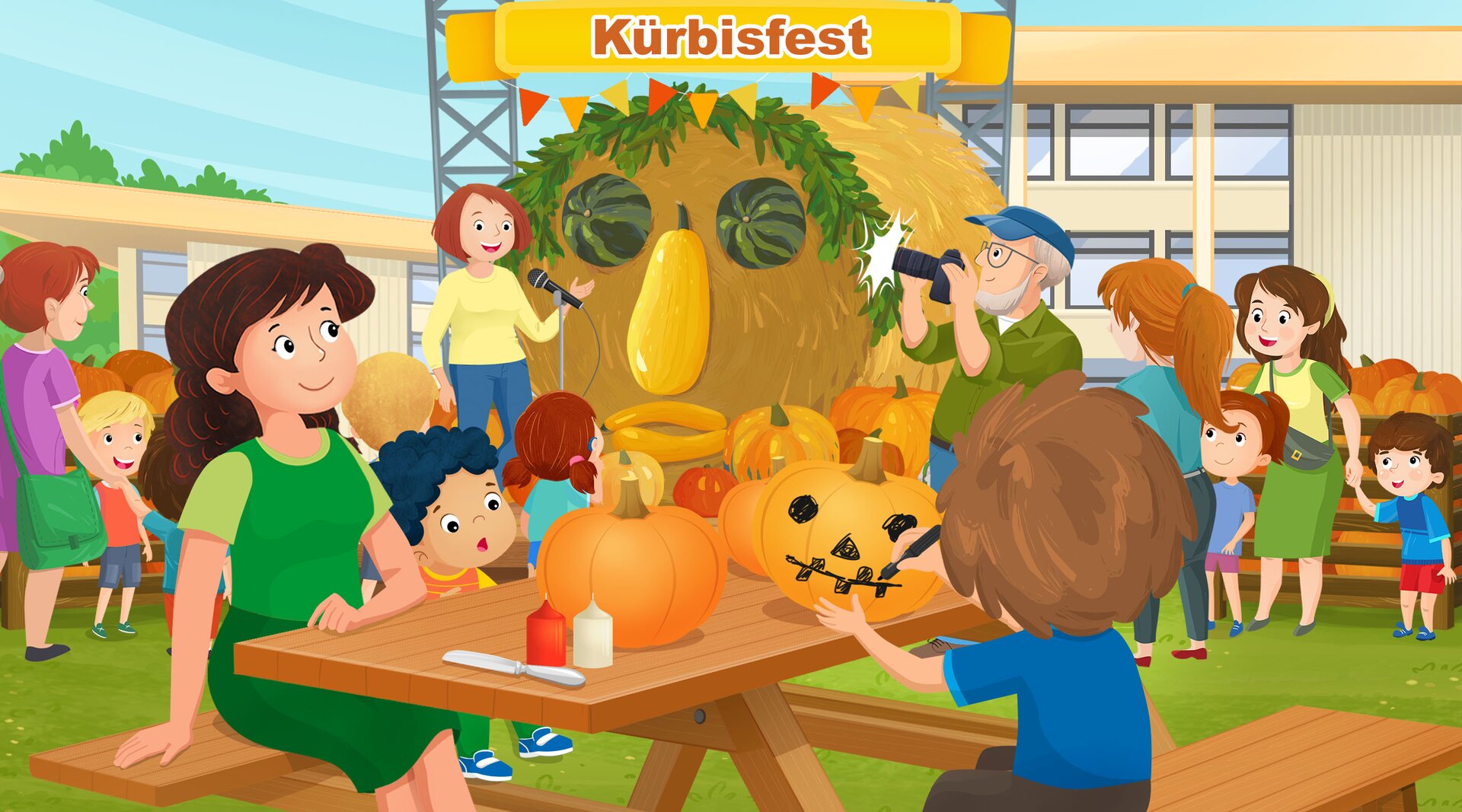Ilustracja przedstawia festyn. Na pierwszym planie widoczny jest stół z dyniami i siedząca przy nim rodzina. Na drugim planie widoczna jest scena z mikrofonem, fotograf oraz przystrojona bela słomy z napisem: Kürbisfest. Dookoła stoją rodzice z dziećmi. 