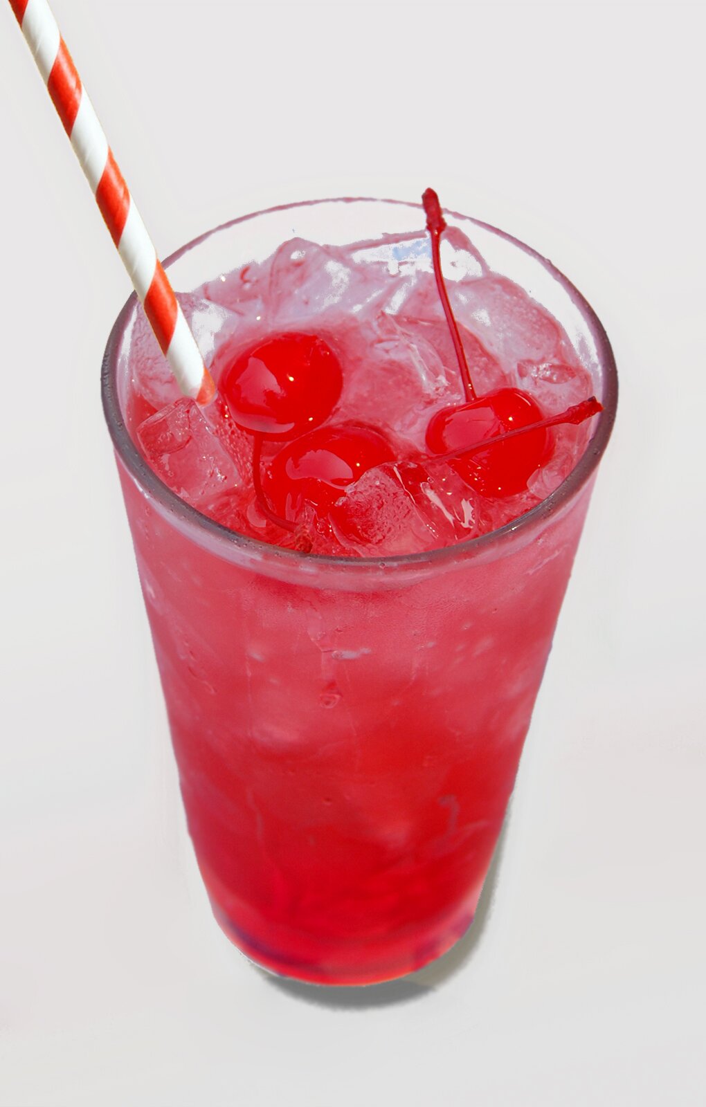 Zdjęcie przedstawia drink Shirley Temple. Pod punktami interaktywnymi znajdują się nagrania audio prezentujące opis każdego drinka.