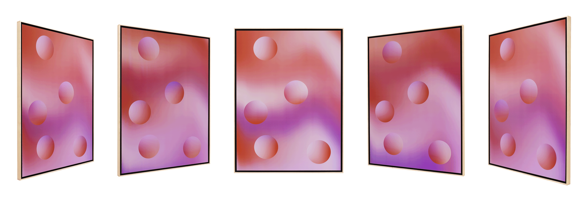 Ilustracja przedstawia obraz z pięciu stron - jeden z widoku centralnego oraz po dwa widoki z lewej strony i z prawej strony. Dzieło sztuki jest prostokątne, posiada ramkę, której zewnętrzna linia jest beżowa, a wewnętrzna – czarna. W środku widoczne jest tło, którego kolory płynnie przechodzą z różu we fiolet. W środku widocznych jest pięć nieregularnie ułożonych okręgów. Ilustracja obraca się, zmieniając kolory tła na ciemniejszy lub jaśniejszy, a także sprawiając, że okręgi, w zależności od ułożenia ramki, zdają się być wypukłe lub wklęsłe. Ilustracja prezentuje różny odbiór obrazu - pod innym kątem jego barwy się zmieniają.