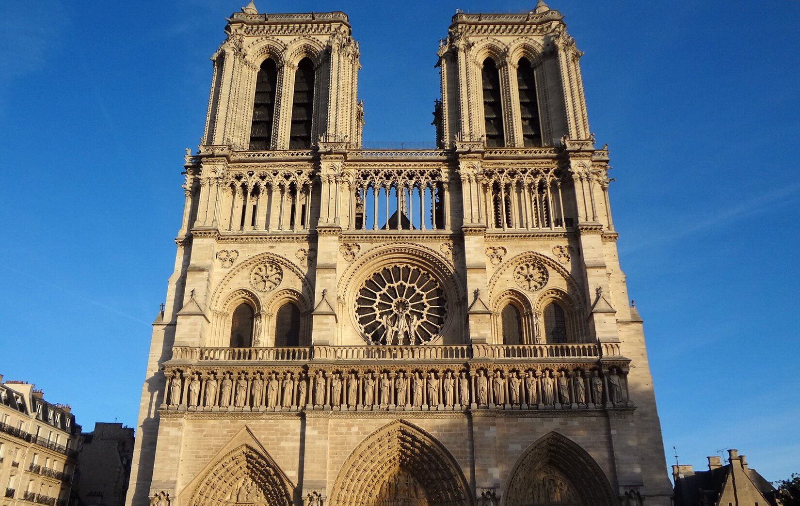 Katedra Notre-Dame w Paryżu, fasada zachodnia, 1163–1250 Katedra Notre-Dame w Paryżu, fasada zachodnia, 1163–1250 Źródło: domena publiczna.