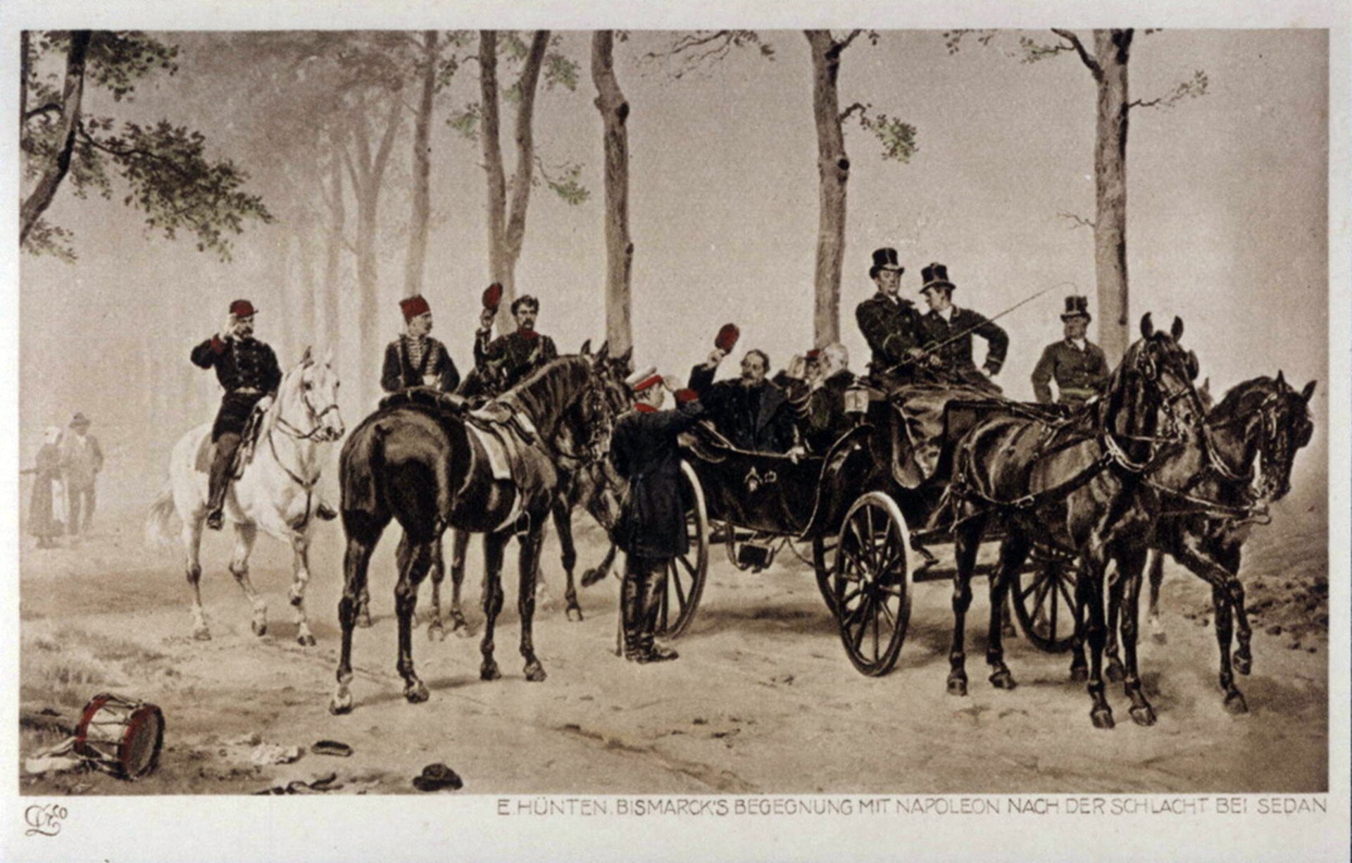 Pocztówka przedstawiająca scenę spotkania Bismarka i Napoleona III po bitwie pod Sedan. Przywódcy zdejmują w tym celu czapki z głów. Salutują, widać zaprzęże konne i powóz, którym jeden z władców przyjechał na spotkanie.