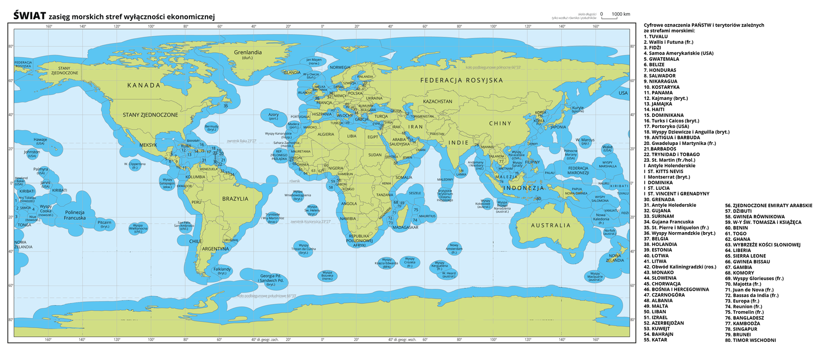 Ilustracja przedstawia mapę świata. Wody zaznaczono kolorem błękitnym, lądy zielonym. Naniesiono granice i nazwy państw. Mapa pokryta jest równoleżnikami i południkami, które opisano dookoła mapy w białej ramce co dwadzieścia stopni. Na mapie kolorem niebieskim oznaczono zasięg morskich stref wyłączności ekonomicznej. Jest to niebieska wstążka najczęściej o grubości około pół centymetra przebiegająca wzdłuż wybrzeży kontynentów i wysp. Nazwy osiemdziesięciu państw i terytoriów zależnych, które nie zmieściły się na mapie, przedstawiono za pomocą liczb. Cyfrowe oznaczenia opisano na dole mapy. Morskie strefy wyłączności ekonomicznej leżą wzdłuż wybrzeży krajów mających dostęp do morza. W przypadku, gdy są to kraje wyspiarskie, strefy otaczają ich obszar.