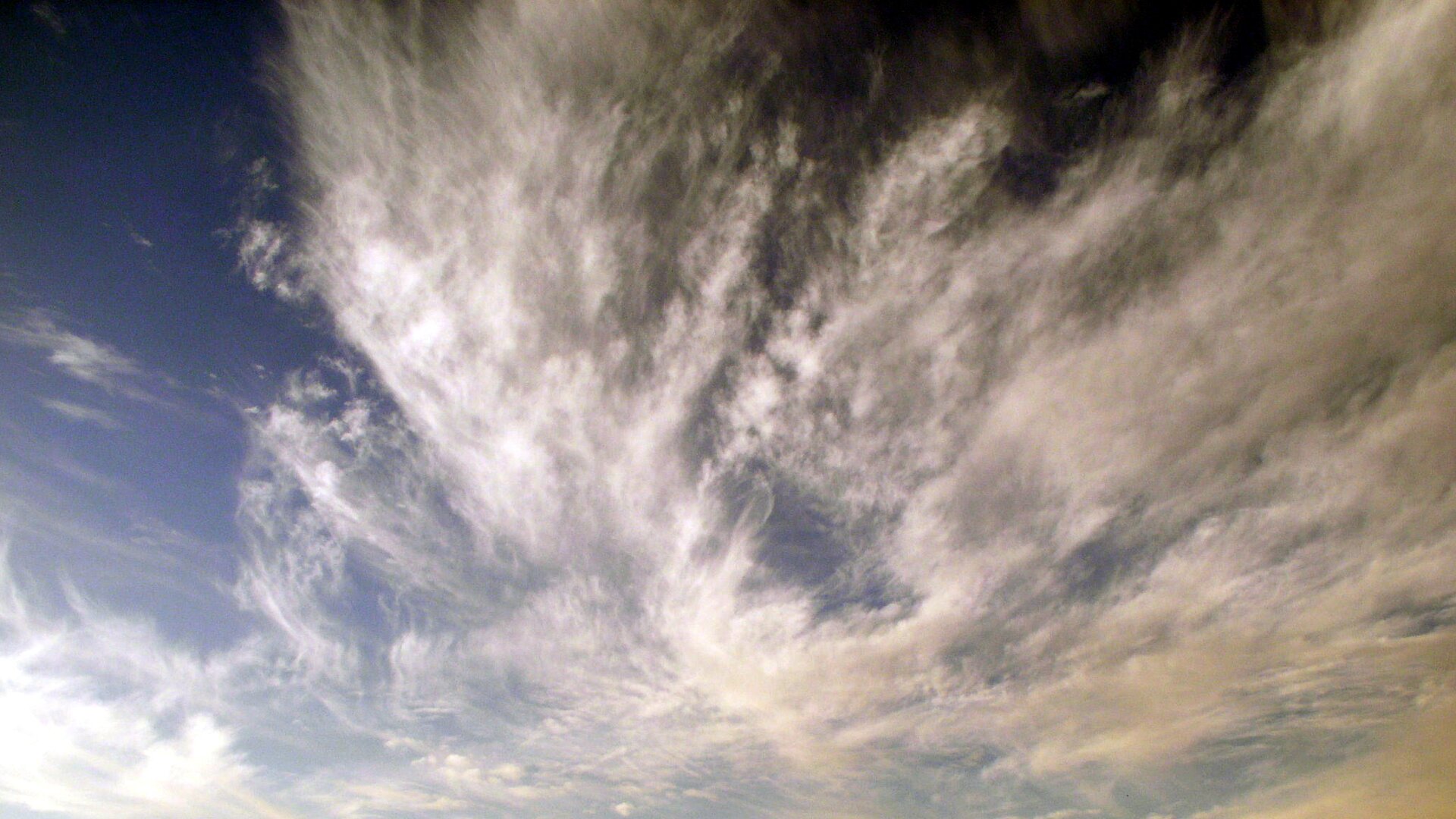 Fotografia chmury typu Cirrostratus