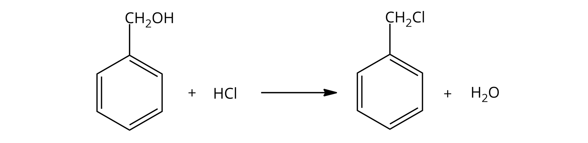 Ilustracja przedstawia równanie reakcji: po lewej stronie sześcioczłonowy pierścień aromatyczny benzenu z przyłączoną grupą CH2OH do jednego z atomów węgla, po prawej stronie plus HCl, strzałka w prawo, produkt: sześcioczłonowy pierścień aromatyczny benzenu z przyłączoną grupą CH2Cl do jednego z atomów węgla plus cząsteczka wody.