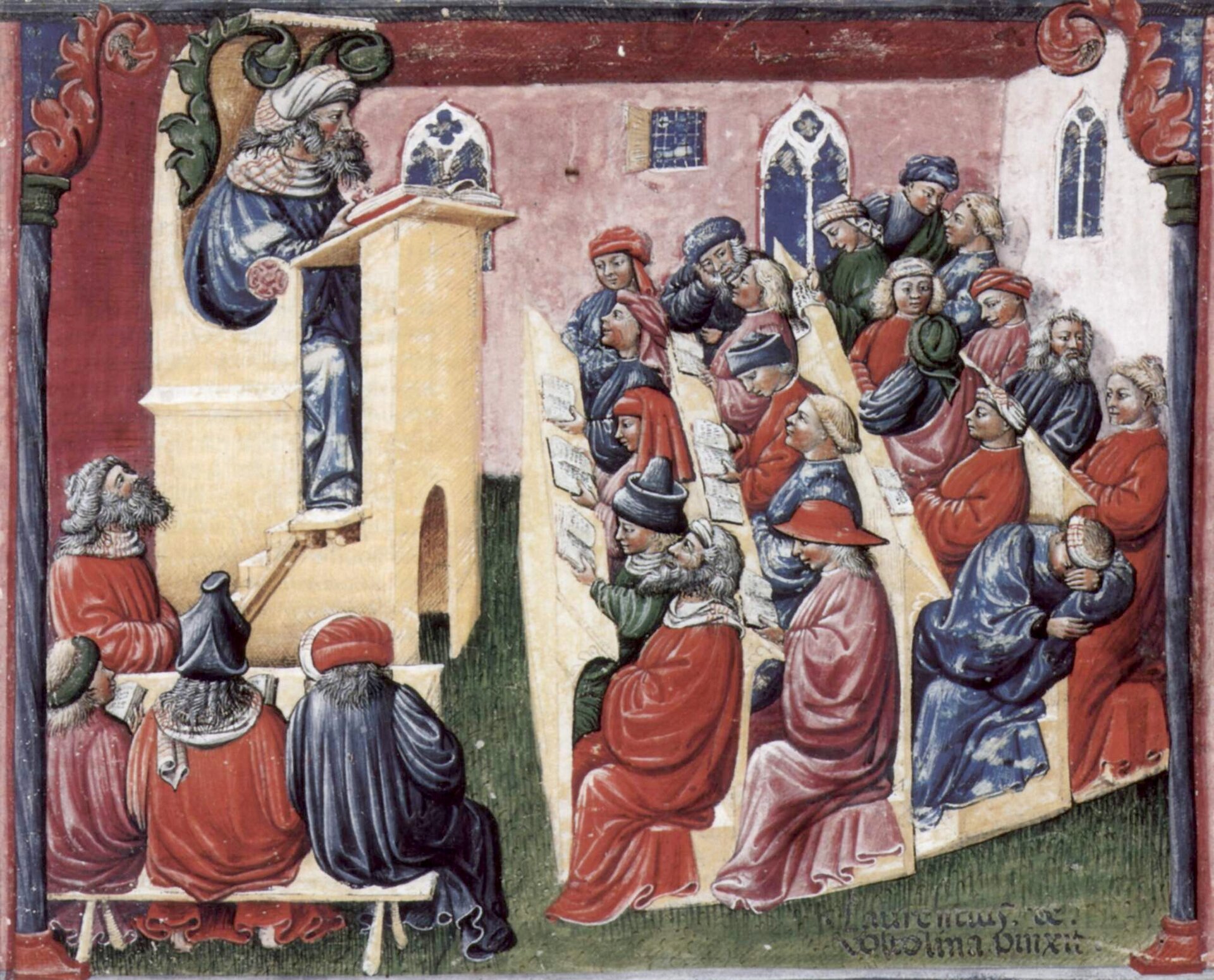Ilustracja przedstawia salę uniwersytecką, w której w ławach z pulpitami zasiadają mężczyźni. Po lewej stronie na podwyższeniu na które prowadzą schodki siedzi starszy mężczyzna z długą, siwą brodą i w turbanie na głowie. Podwyższenie to tak zwana katedra, a mężczyzna to wykładowca, przed którym leży na pulpicie otwarta księga. Mężczyźni w ławach to studenci, ubrani w długie, powłóczyste szaty. Słuchacze na blatach przed sobą mają zeszyty, notatniki może książki. Jeden z nich śpi z głowa opartą na dłoni. W tle okna z podwójnymi szybami z łukowato zakończonymi zwieńczeniami.