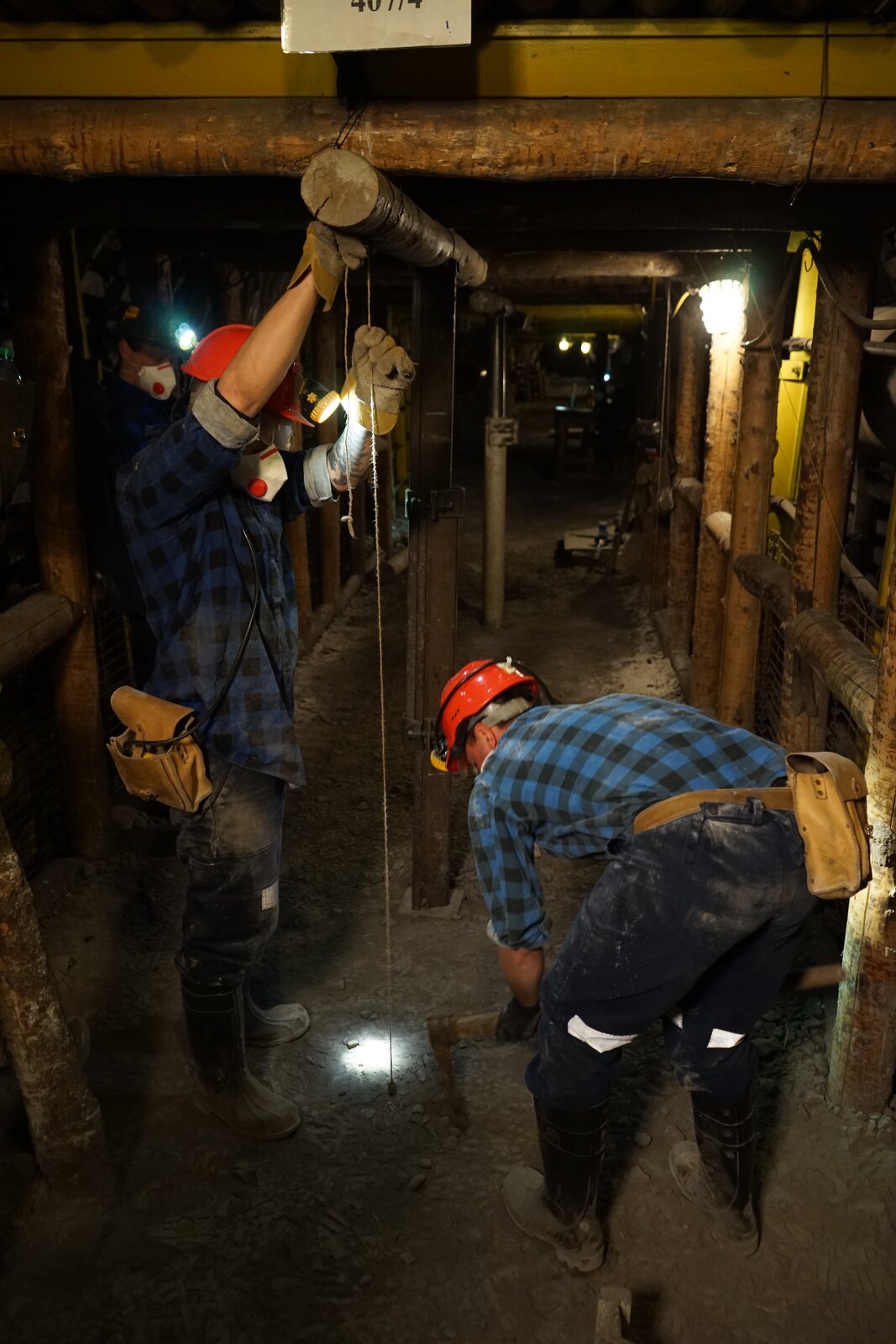 Obudowa drewniana złożona, z wiązaniem polskim, wzmocniona stojakiem SV