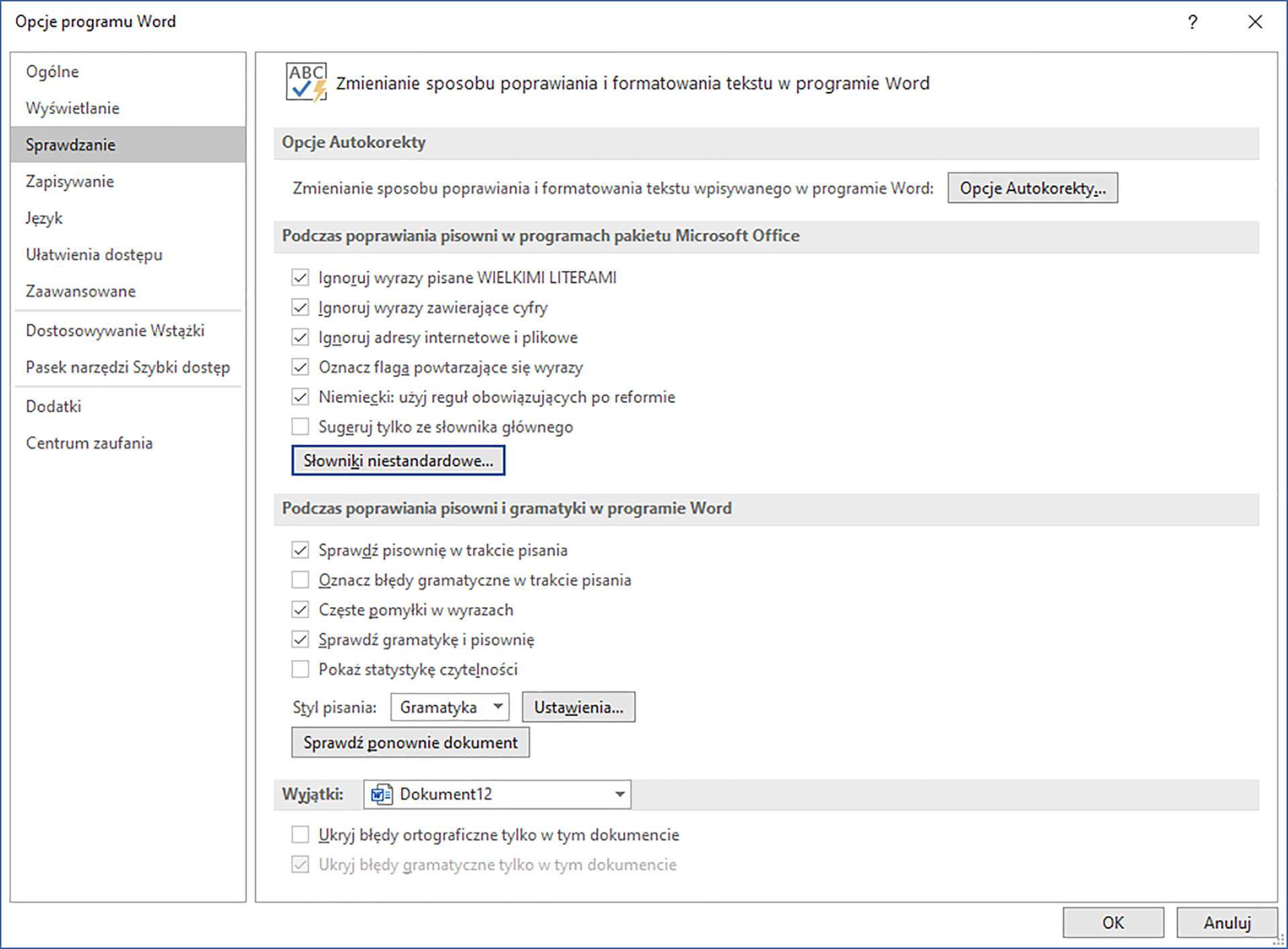Zrzut ekranu przedstawia okno dialogowe: Opcje programu Word.  W lewym menu zaznaczono: Sprawdzanie.  Po prawej stronie w sekcji: Podczas poprawiania pisowni w programach pakietu Microsoft Office wybrano przycisk: Słowniki niestandardowe.