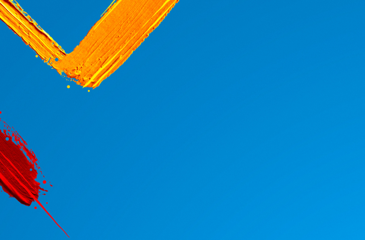 Ilustracja przedstawia obraz współczesny. Na niebieskim tle znajdują się grube pociągnięcia pędzla z farbą. W lewym górnym rogu żółte pociągnięcie pędzlem tworzy kąt prosty. Poniżej fragment pociągnięcia pędzla czerwoną farbą, jakby ciągnęło się ono dalej za ramą obrazu. Oba pociągnięcia zostały namalowane gęstą farbą oraz wąskim i szerszym pędzlem o twardym włosiu. 