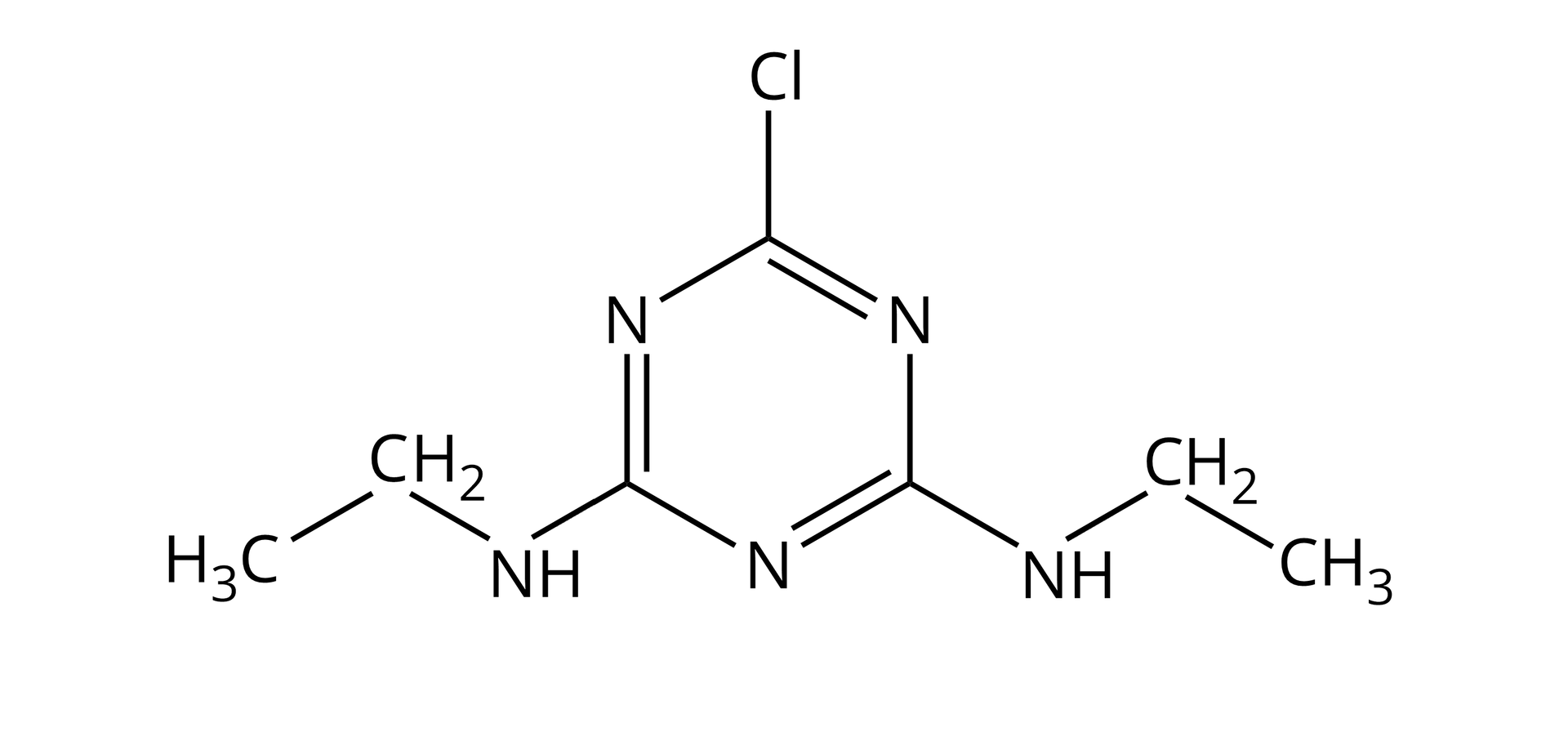 Ilustracja przedstawia wzór półstrukturalny symazyny. Sześcioczłonowy pierścień tworzą trzy atomy węgla i trzy azotu, występują na przemian wiązania podwójne i pojedyncze. Jeden z atomów węgla jest podstawiony chlorem -Cl. Pozostałe tworzą wiązania z atomami azotu, do których przyłączone są grupy etylowe i atomy wodoru.