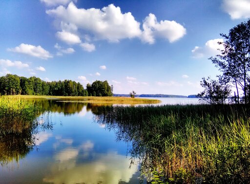 Krajobrazy Polski: krajobraz wód powierzchniowych (np. Wielkie Jeziora Mazurskie)
